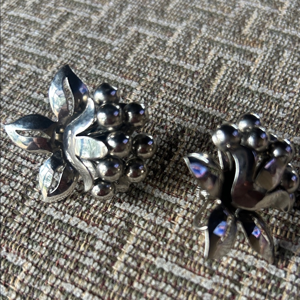 Elegant Silver Floral Earrings